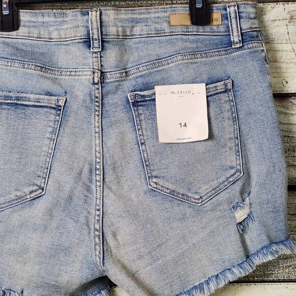 Ms. Cello Women’s Curvy Distressed High Rise Jean Shorts Size 14 Light Blue - Picture 4 of 9